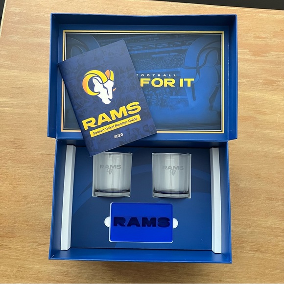 Los Angeles Rams NFL Season Ticket Holder Gift - Picture 2 of 9